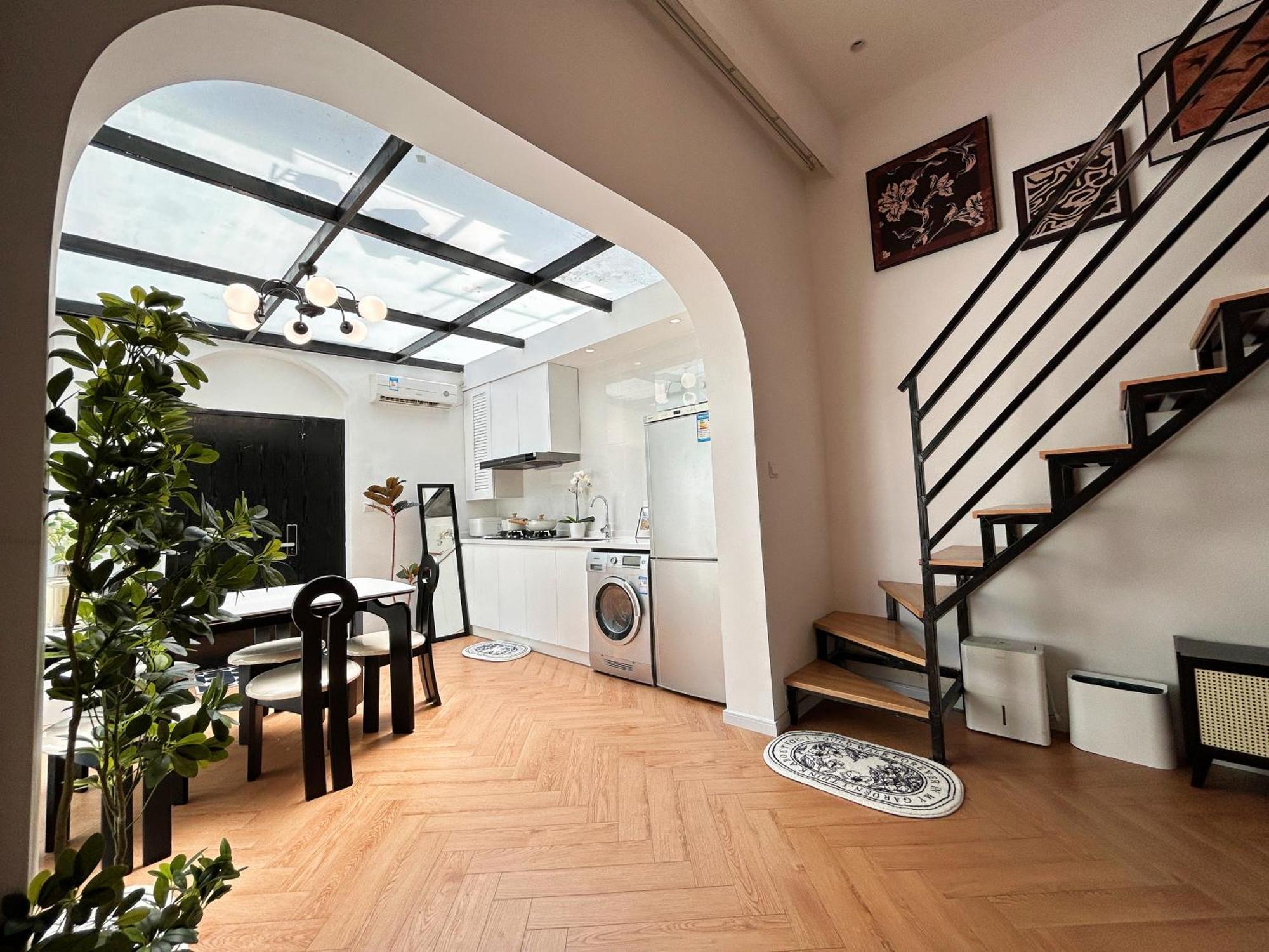 Zhilan Apartment